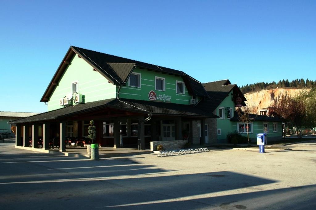 Rooms En Krajcar Cerknica Exterior photo
